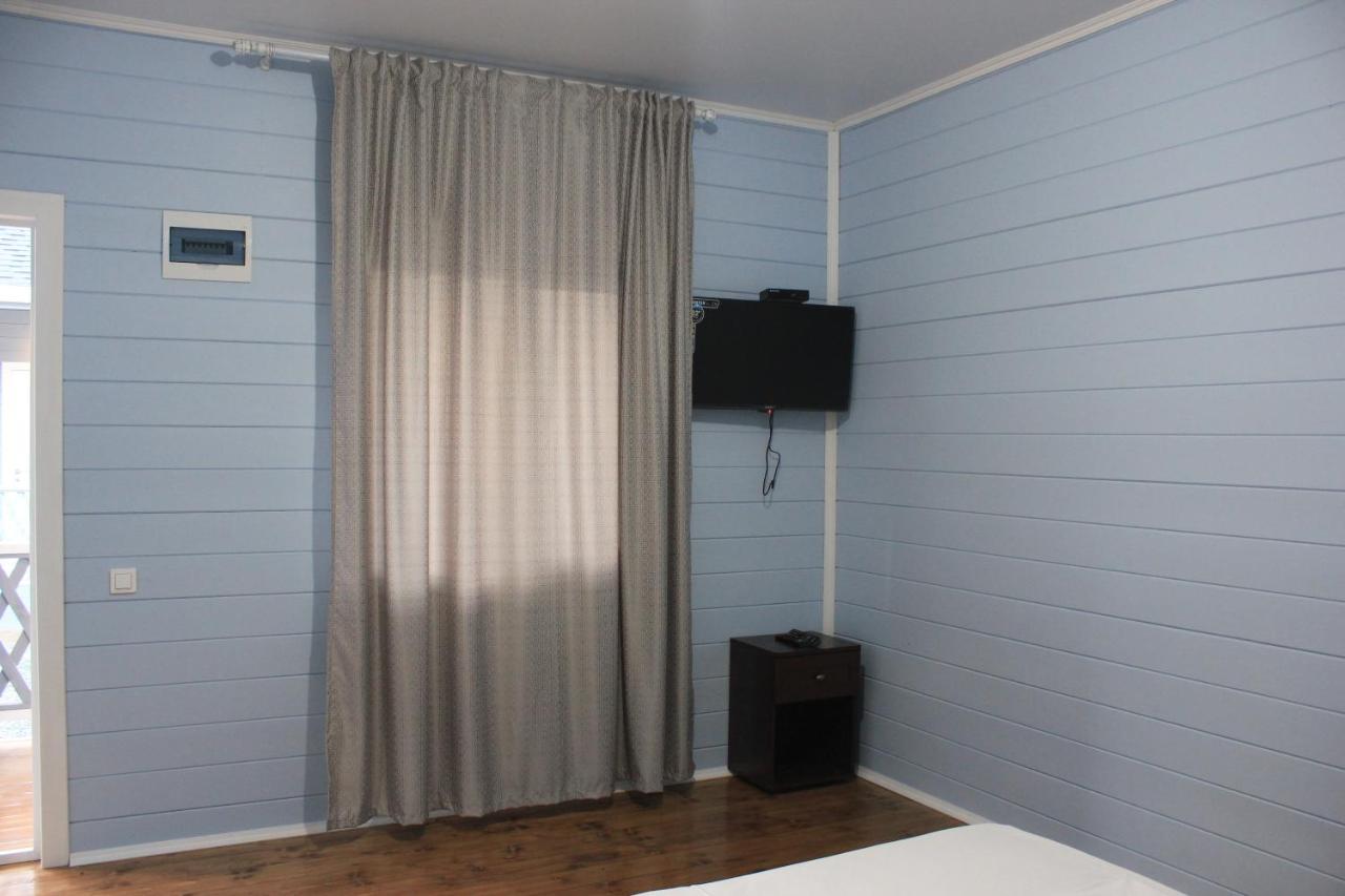 Акватика Hotel Pizunda Bagian luar foto